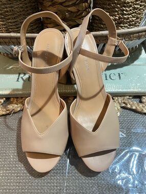 Marc Fisher Beige/Tan Slingback Block Heel Sandals